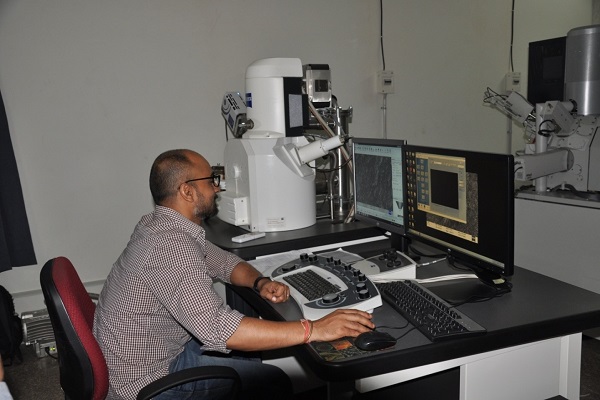 Scanning Electron Microscope 